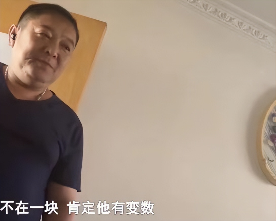 女儿失恋大哭，爸爸暖心安慰，朴实的话语让人泪奔：父母最爱我们